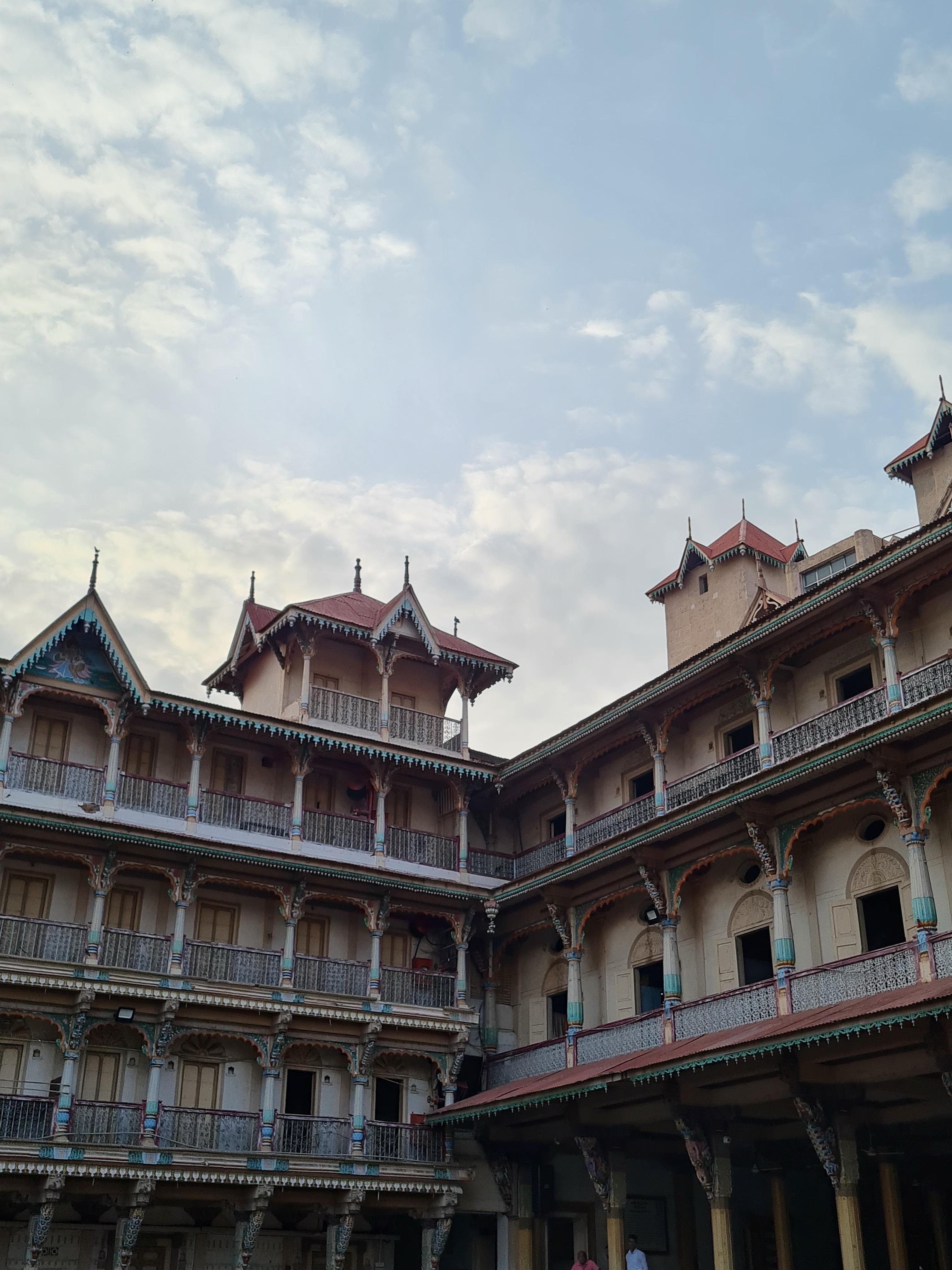 Description of Photo 9